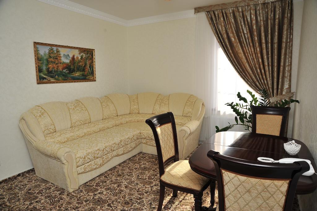 Slava Hotel Zaporizhia Quarto foto